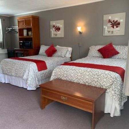 Yankee Trail Motel Holderness Room photo